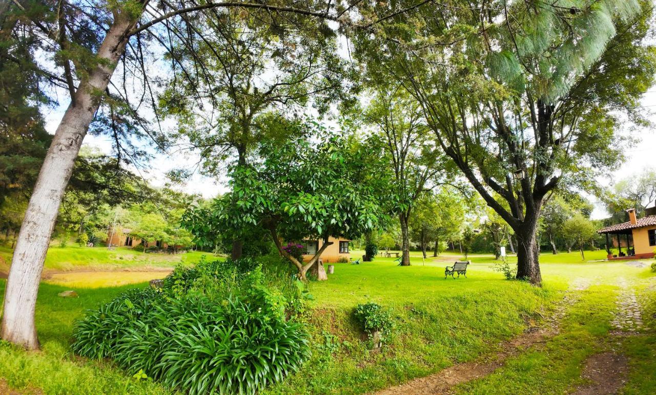 Villa Patzcuaro Garden Hotel ภายนอก รูปภาพ