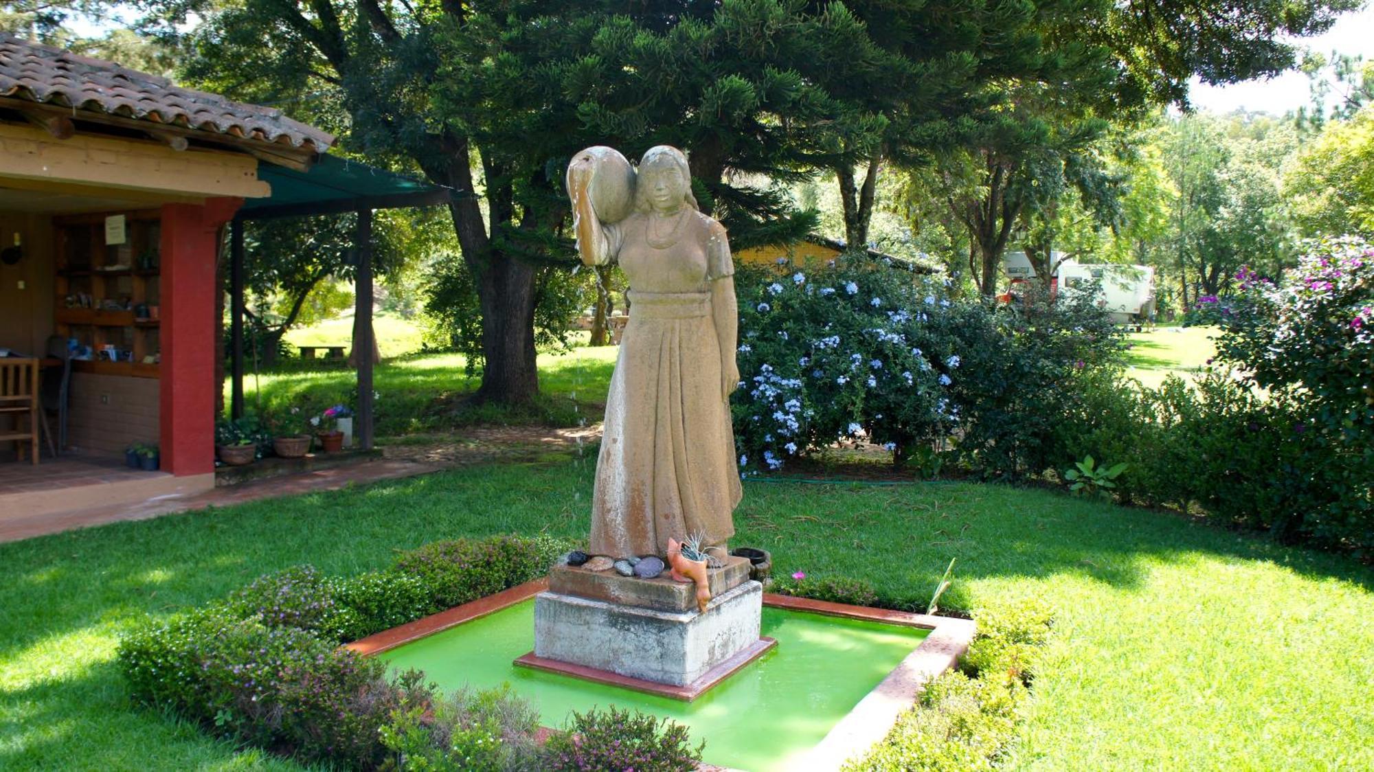 Villa Patzcuaro Garden Hotel ภายนอก รูปภาพ